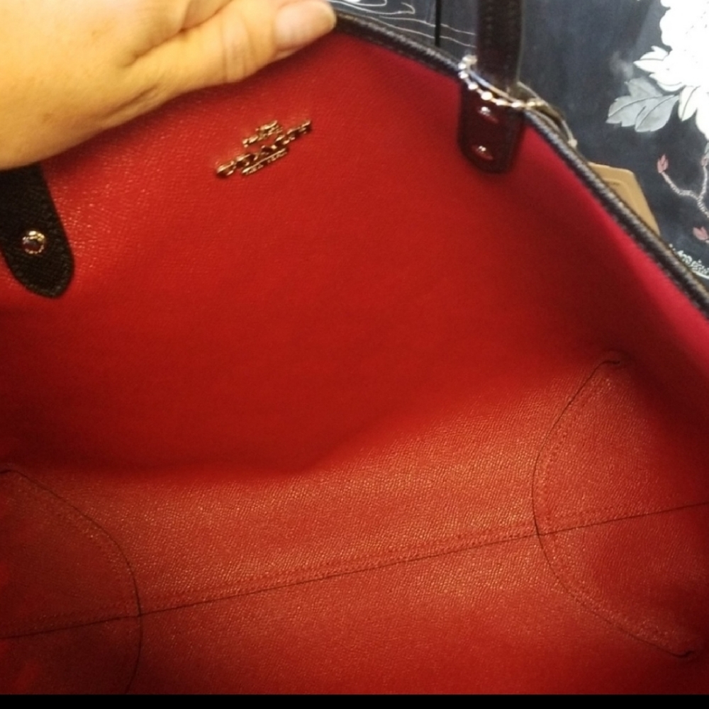 NWT!!! Coach Reversible tote - Picture 4 of 5